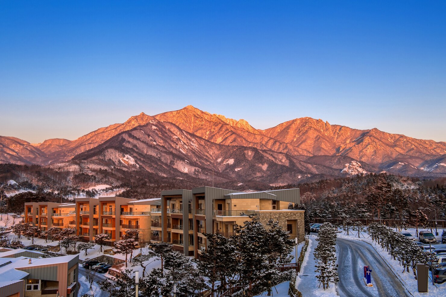 ulsan-bawi-rock-seoraksan-mountains-winter
