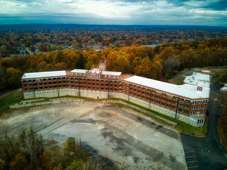aerial-drone-shot-waverly-hills-sanatorium-louisville-kentucky